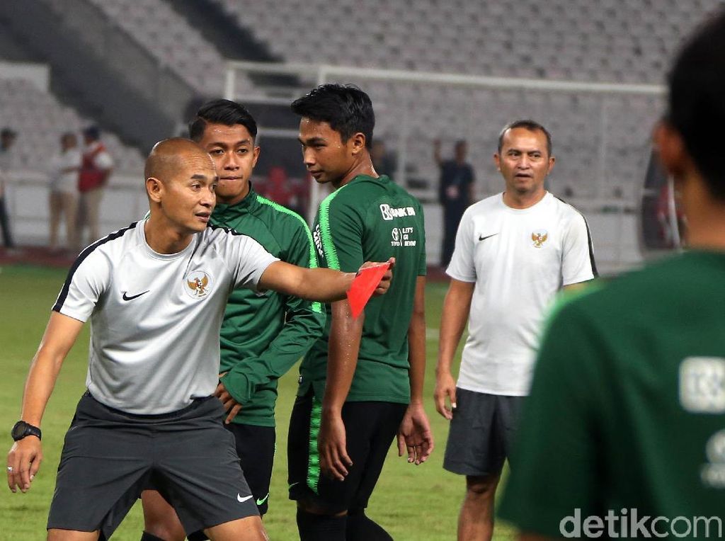 Kurniawan Jadi Asisten Pelatih Timnas U-23 untuk Asah Lini Depan Kurniawan Jadi Asisten Pelatih Timnas U-23 untuk Asah Lini Depan