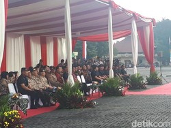 Jelang HUT Ke-73, Brimob Beri Gelar Warga Kehormatan ke 10 Orang