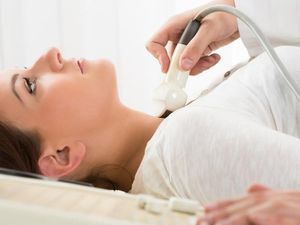 Dikira Radang, Rupanya Infeksi Makan Leher Wanita Ini Sampai Berlubang