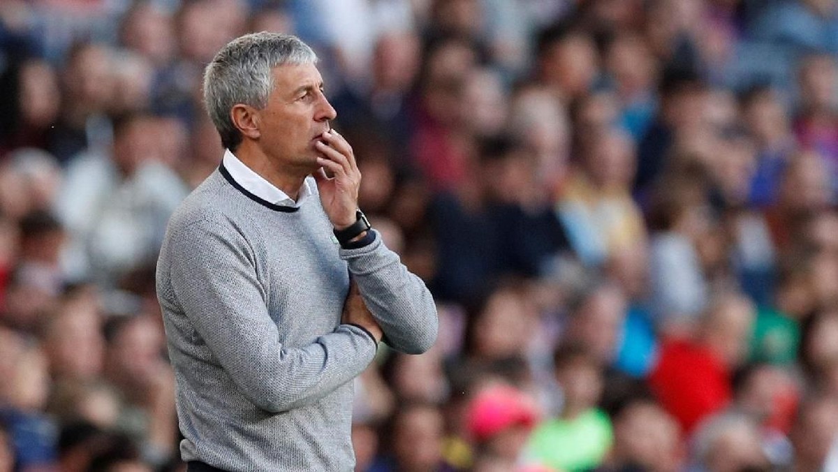 Quiquie Setien punya filosofi bermain menyerang dengan mengandalkan penguasaan bola (Foto: Albert Gea/REUTERS)
