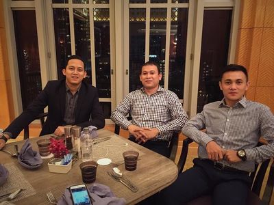 Mengintip Gaya Kulineran Rizky Irmansyah, Sespri Ganteng Prabowo Subianto