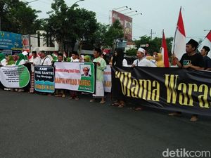 Langkahi Makam Pendiri NU, Sandiaga Didemo Santri di Jombang Langkahi Makam Pendiri NU, Sandiaga Didemo Santri di Jombang