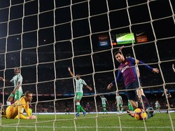 Barcelona mencetak gol penguat hasil pertandingan pada masa injury time. Messi membukukan gol dari jarak dekat, untuk menutup laga dengan skot 3-4. (Foto: Albert Gea/Reuters)