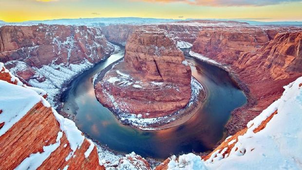 View of Horseshoe Bend (Arizona) at the sunset in the winter.