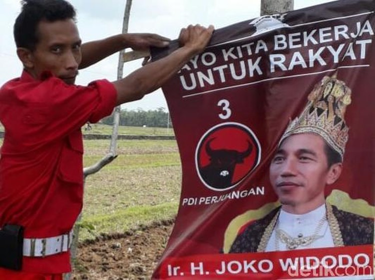 PDIP Solo Sisir Jalanan Cari dan Siap Lucuti Poster Raja Jokowi PDIP Solo Sisir Jalanan Cari dan Siap Lucuti Poster Raja Jokowi