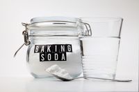 Ilustrasi baking soda dan air