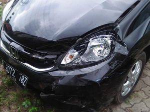 Begini Kondisi Mobil yang Ditabrak Motor ABG di Tol Tomang