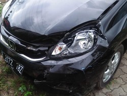 Begini Kondisi Mobil yang Ditabrak Motor ABG di Tol Tomang