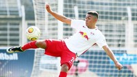 John-Patrick Strauss dari Filipina bergabung dengan Erzgebirge Aue yang tampil di Bundesliga 2.  (Twitter Bundesliga 2)