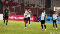 Laga melawan Timor Leste penting bagi Indonesia. Tim Merah Putih wajib menang agar menjaga kans lolos ke fase berikutnya. Sebab, Indonesia kalah 0-1 dari Singapura di laga perdana, Jumat (9/11).