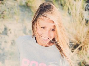 7 Fakta Marisa Papen yang Dipenjara karena Pose Tak Senonoh di Masjid