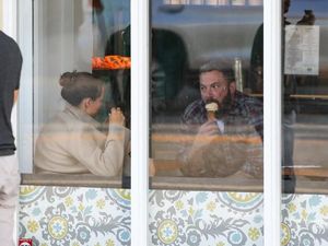 Meski Berperan Jadi Batman, Ben Affleck Tetap Suka Makan Es Krim dan Pizza