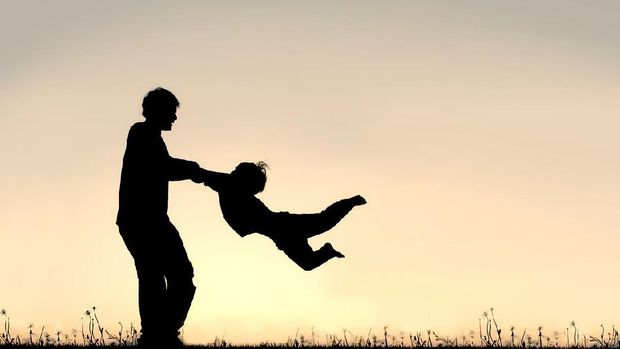 Asal Usul Hari Ayah Nasional yang Bisa Bunda Beri Tahu ke Anak