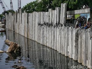 Penampakan Turap Antisipasi Banjir di Kali Sentiong, Kok Gitu ya?