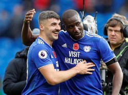 Dua pemain Cardiff City, Callum Paterson dan Sol Bamba, jadi aktor kemenangan 2-1 atas Brighton. Paterson biki gol sekaligus assist untuk gol Bamba. (REUTERS)