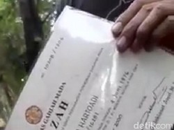 Lulusan UGM Bakar Ijazah dengan Alasan Ini