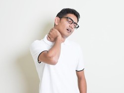 Bangun Pagi Leher Terasa Pegal? Begini Cara Mengatasinya