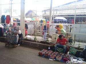 Ketua DPRD Sebut Tanah Abang Kumuh, ini Kata Pedagang dan Pengunjung Ketua DPRD Sebut Tanah Abang Kumuh, ini Kata Pedagang dan Pengunjung