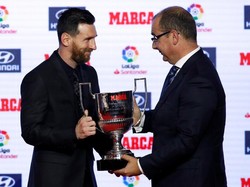 Bintang Barcelona, Lionel Messi, menyabet pengjargaan El Pichichi pada Senin (12/11/2018) waktu setempat. (Foto: Albert Gea/Reuters)