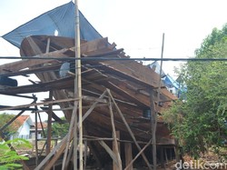 Mengintip Pembuatan Sang Penakluk Laut Arafuru dari Indramayu