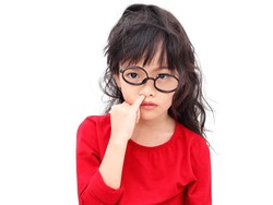 Tips Buat yang Suka Ngupil Agar Tak Kena Pneumonia