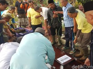 Korban Lion Air Asal Sukabumi Dikebumikan Dekat Makam Ayah