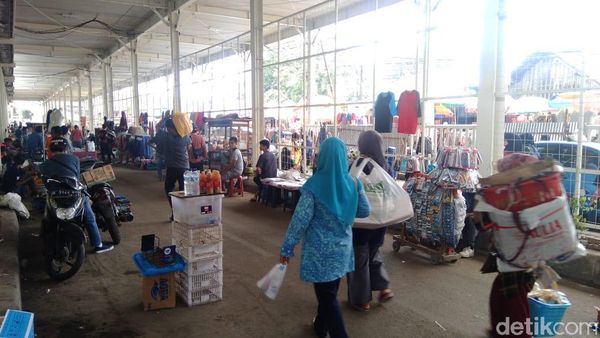 Melihat Tanah Abang yang Disebut Kumuh oleh Ketua DPRD DKI