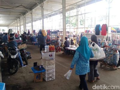 Melihat Tanah Abang yang Disebut Kumuh oleh Ketua DPRD DKI