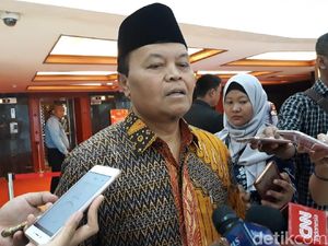 Jokowi Pamer Kartu Sembako cs, HNW: Kemarin Ngapain Aja? Jokowi Pamer Kartu Sembako cs, HNW: Kemarin Ngapain Aja?