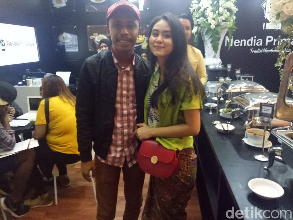 Mas Pur TOP Cerita Persiapan Nikah Bulan Depan dengan Dwinda Ratna Mas Pur TOP Cerita Persiapan Nikah Bulan Depan dengan Dwinda Ratna