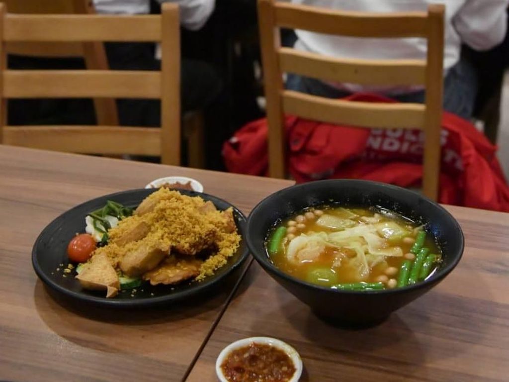 Harga Nasi Bebek yang Dimakan Jokowi di Singapura Rp 106 Ribu Harga Nasi Bebek yang Dimakan Jokowi di Singapura Rp 106 Ribu