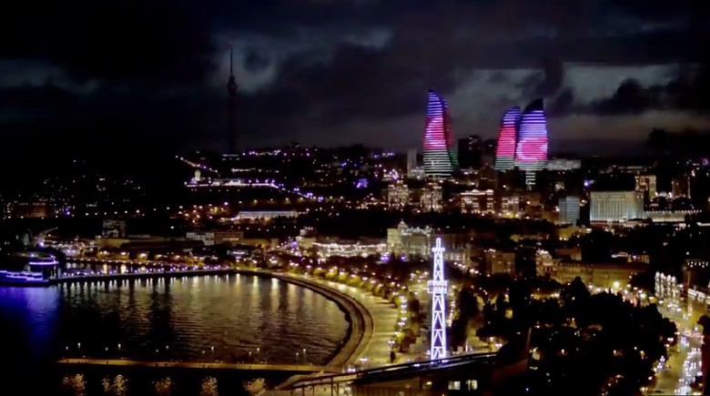 Foto: Pemandangan Azerbaijan ketika malam (Experience Azerbaijan/Youtube) Foto: Pemandangan Azerbaijan ketika malam (Experience Azerbaijan/Youtube)