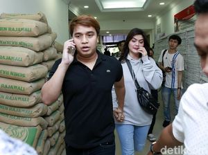 Kriss Hatta Masuk Penjara, Hilda Vitria Terima Kasih ke Billy Syahputra Kriss Hatta Masuk Penjara, Hilda Vitria Terima Kasih ke Billy Syahputra
