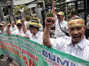 Eks Karyawan Merpati Berdemo di Kantor Sri Mulyani