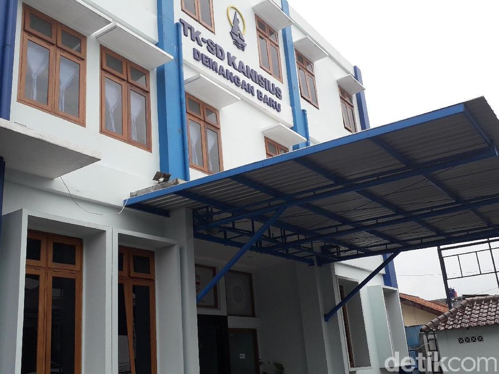 Polisi Minta Jatuhnya Bocah dari Lantai 3 Dilaporkan, Ini Kata Sekolah Polisi Minta Jatuhnya Bocah dari Lantai 3 Dilaporkan, Ini Kata Sekolah