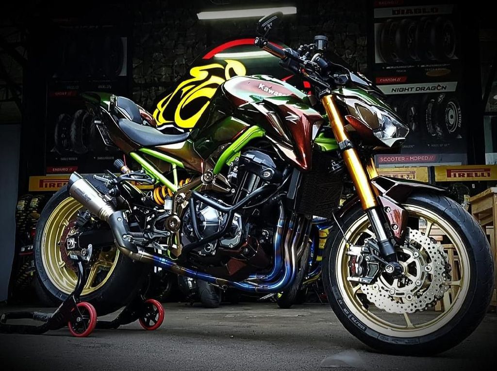Modifikasi Kawasaki Z900 ala Bunglon, Habis Rp 150 Juta! Modifikasi Kawasaki Z900 ala Bunglon, Habis Rp 150 Juta!