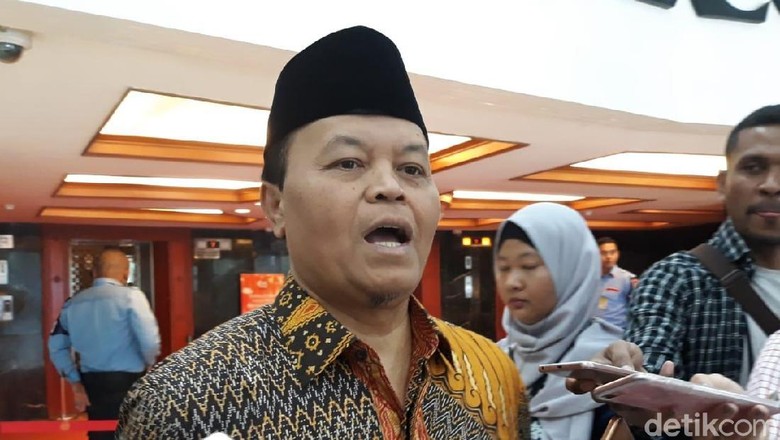 Andi Arief Tantang Jokowi Beri Mata ke Novel, HNW: Berlebihan Andi Arief Tantang Jokowi Beri Mata ke Novel, HNW: Berlebihan