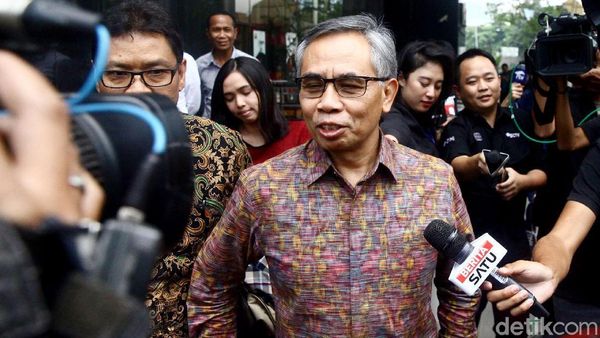 Ketua OJK Wimboh Santoso Diperiksa KPK Terkait Kasus Bank Century