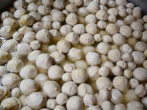Tips Bikin Bakso Sapi yang Empuk Juicy dengan Kaldu Gurih Tips Bikin Bakso Sapi yang Empuk Juicy dengan Kaldu Gurih