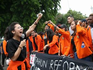 Aksi Mahasiswa Tuntut Penuntasan Kasus Semanggi 1