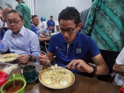 Sambil Santap Mi Celor Palembang, Sandi Bicara Lapangan Kerja