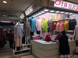 Pedagang Tanah Abang Curhat: Omzet Turun Rp 4 Juta/Hari