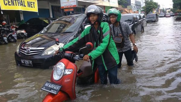 Penampakan Banjir Kepung Palembang Terparah 15 Tahun Terakhir