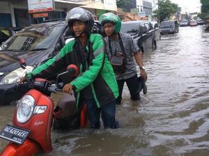 Penampakan Banjir Kepung Palembang Terparah 15 Tahun Terakhir Penampakan Banjir Kepung Palembang Terparah 15 Tahun Terakhir