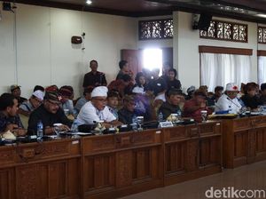 11 Jukir di Sanur Di-OTT Pungli, Warga Adat Ngadu ke DPRD 11 Jukir di Sanur Di-OTT Pungli, Warga Adat Ngadu ke DPRD