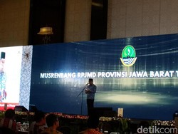Bangun Jabar, Ridwan Kamil Minta Bupati Wali Kota Pinjam Uang ke BJB