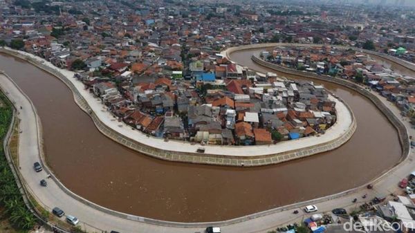 Ironi Proyek Pengendali Banjir Kali Ciliwung yang Mandek