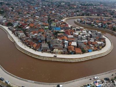Ironi Proyek Pengendali Banjir Kali Ciliwung yang Mandek