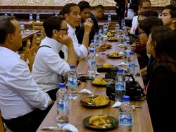 Cerita TKI Singapura Kaget Diajak Makan Bareng Jokowi