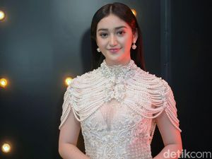 Hormati Rekan Artis yang Muslim, Ranty Maria Ikutan Puasa di Lokasi Syuting Hormati Rekan Artis yang Muslim, Ranty Maria Ikutan Puasa di Lokasi Syuting